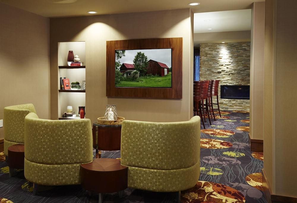 Courtyard By Marriott Ithaca Airport/University Екстериор снимка