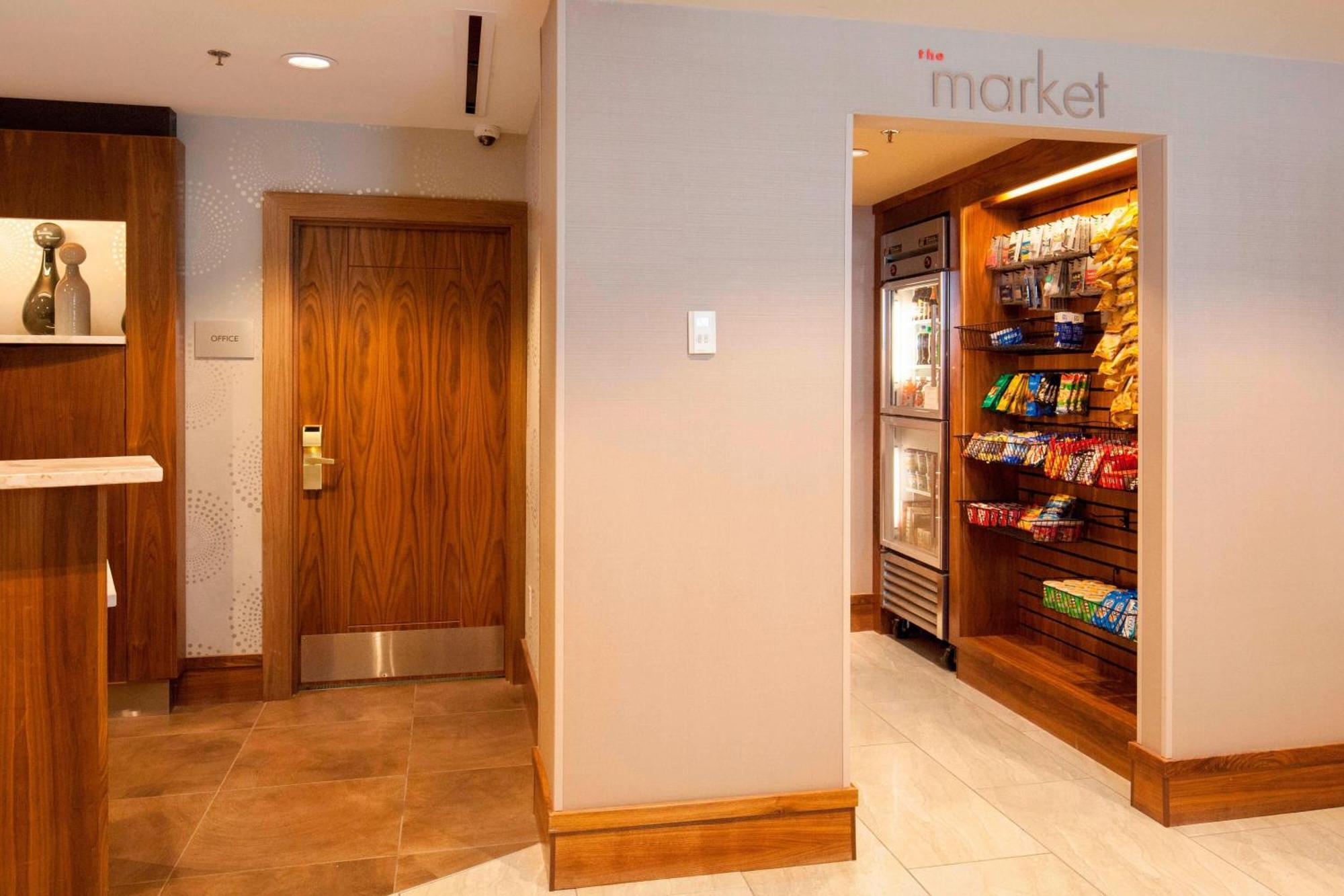 Courtyard By Marriott Ithaca Airport/University Екстериор снимка