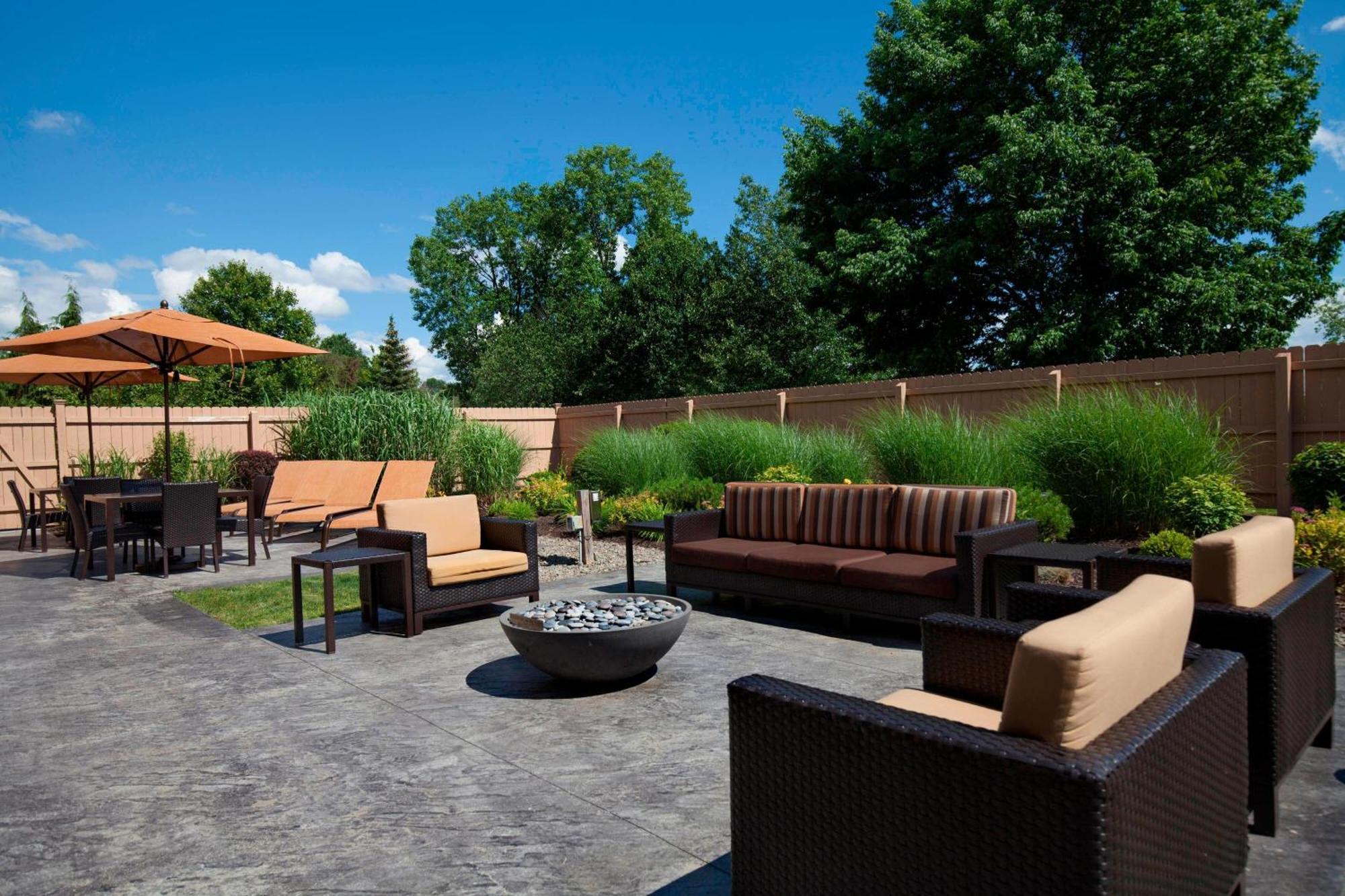 Courtyard By Marriott Ithaca Airport/University Екстериор снимка