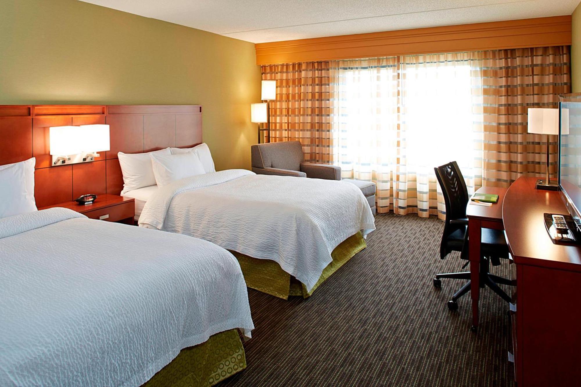 Courtyard By Marriott Ithaca Airport/University Екстериор снимка