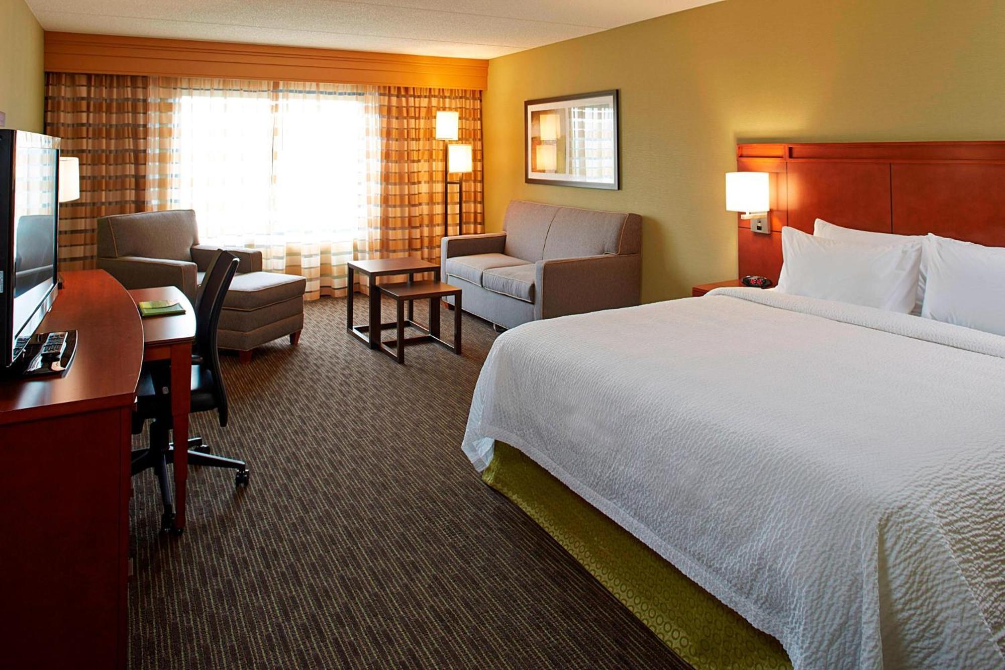 Courtyard By Marriott Ithaca Airport/University Екстериор снимка
