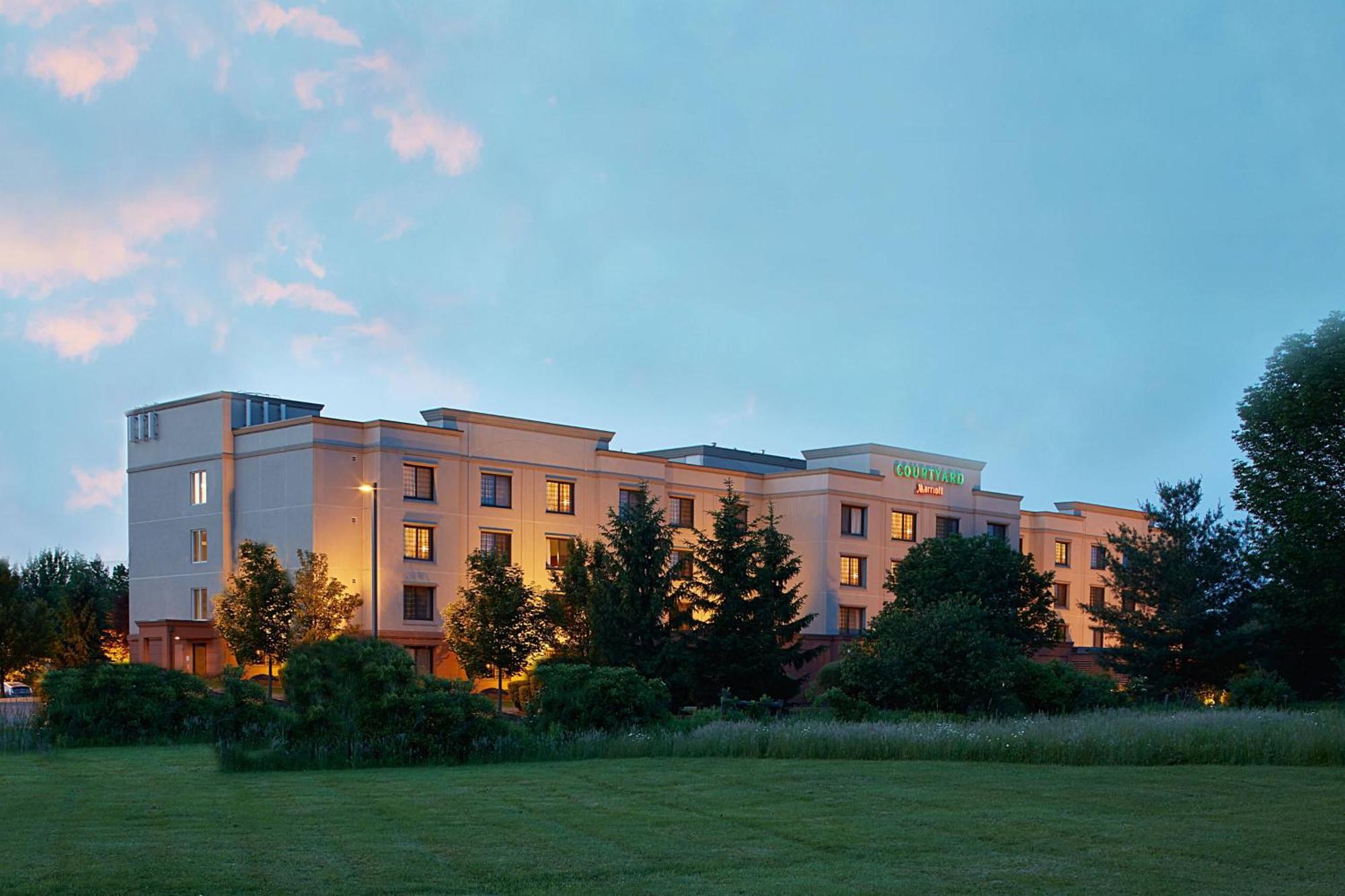 Courtyard By Marriott Ithaca Airport/University Екстериор снимка