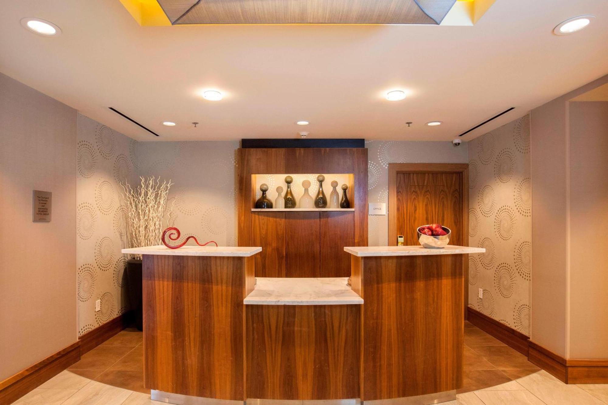 Courtyard By Marriott Ithaca Airport/University Екстериор снимка